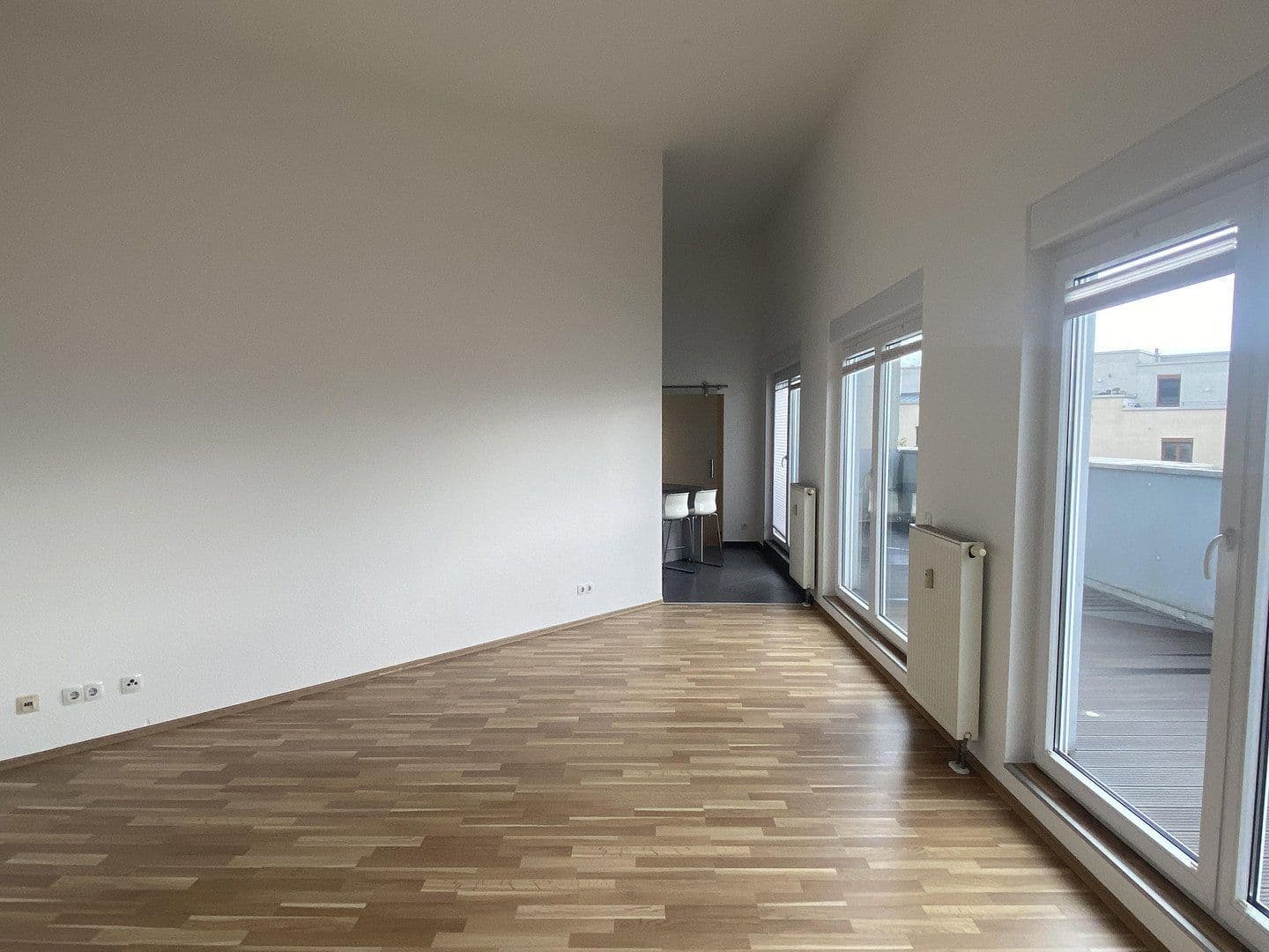 Prenájom bytu 3-izbový 93 m², Renettenstr. 2, Frankfurt, Hesensko Prenájom bytu 3-izbový 93 m², Renettenstr. 2, Frankfurt, Hesensko