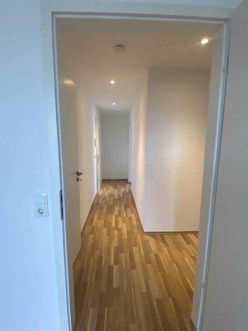 Prenájom bytu 3-izbový 93 m², Renettenstr. 2, Frankfurt, Hesensko Prenájom bytu 3-izbový 93 m², Renettenstr. 2, Frankfurt, Hesensko