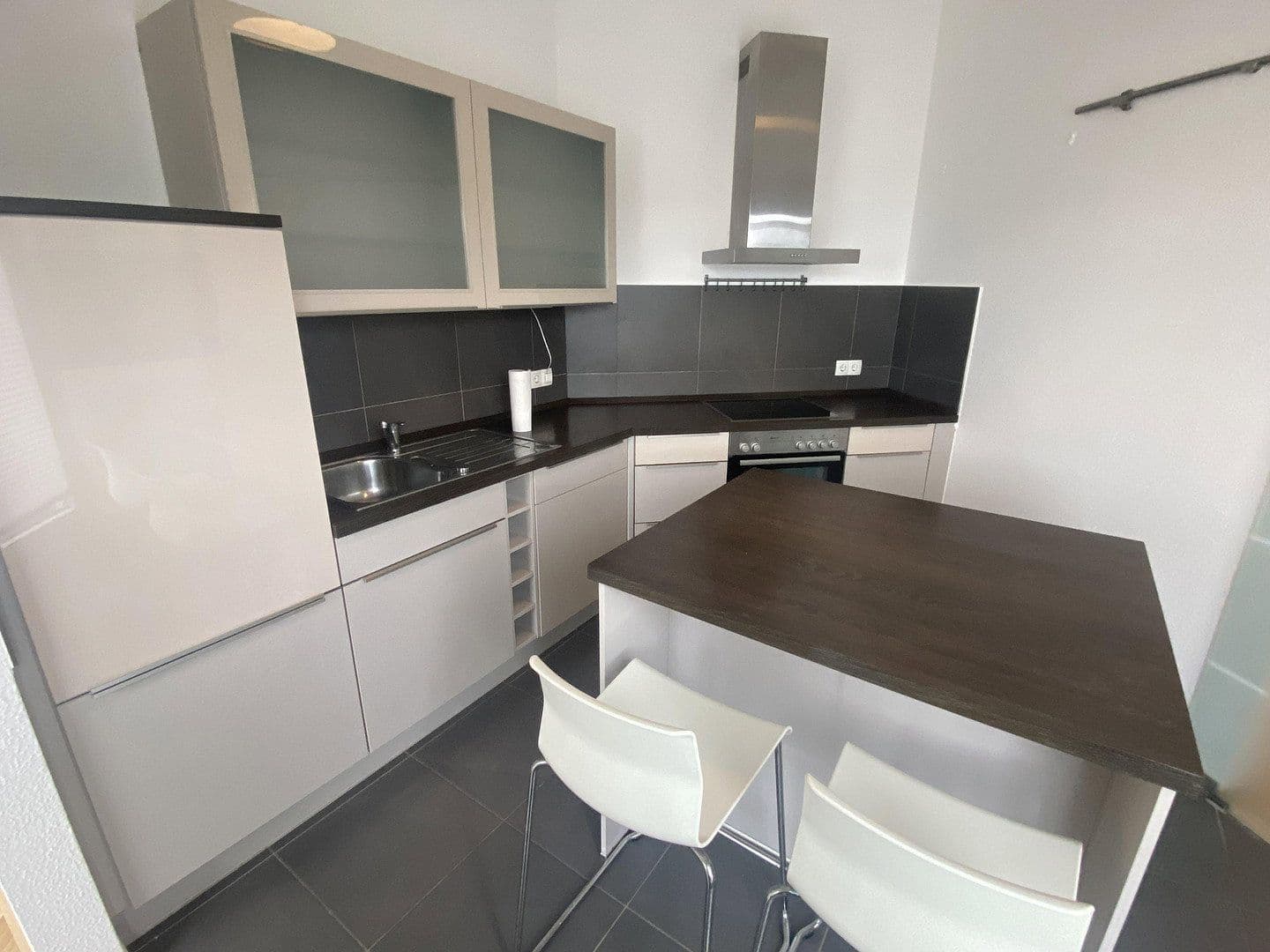 Prenájom bytu 3-izbový 93 m², Renettenstr. 2, Frankfurt, Hesensko Prenájom bytu 3-izbový 93 m², Renettenstr. 2, Frankfurt, Hesensko