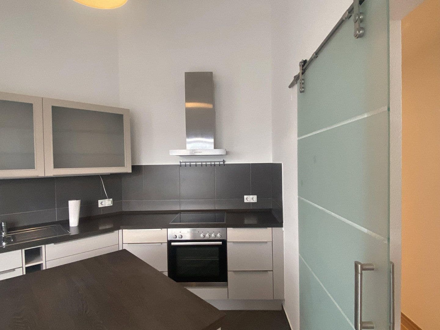 Prenájom bytu 3-izbový 93 m², Renettenstr. 2, Frankfurt, Hesensko Prenájom bytu 3-izbový 93 m², Renettenstr. 2, Frankfurt, Hesensko