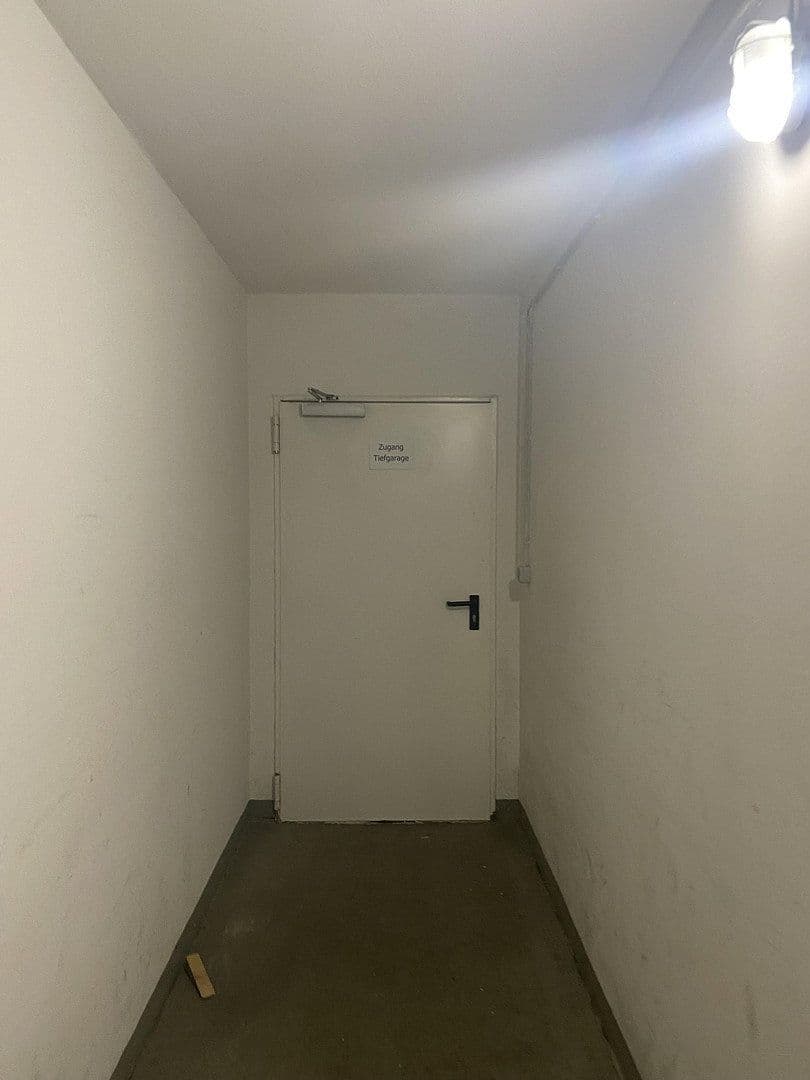 Prenájom bytu 3-izbový 93 m², Renettenstr. 2, Frankfurt, Hesensko Prenájom bytu 3-izbový 93 m², Renettenstr. 2, Frankfurt, Hesensko