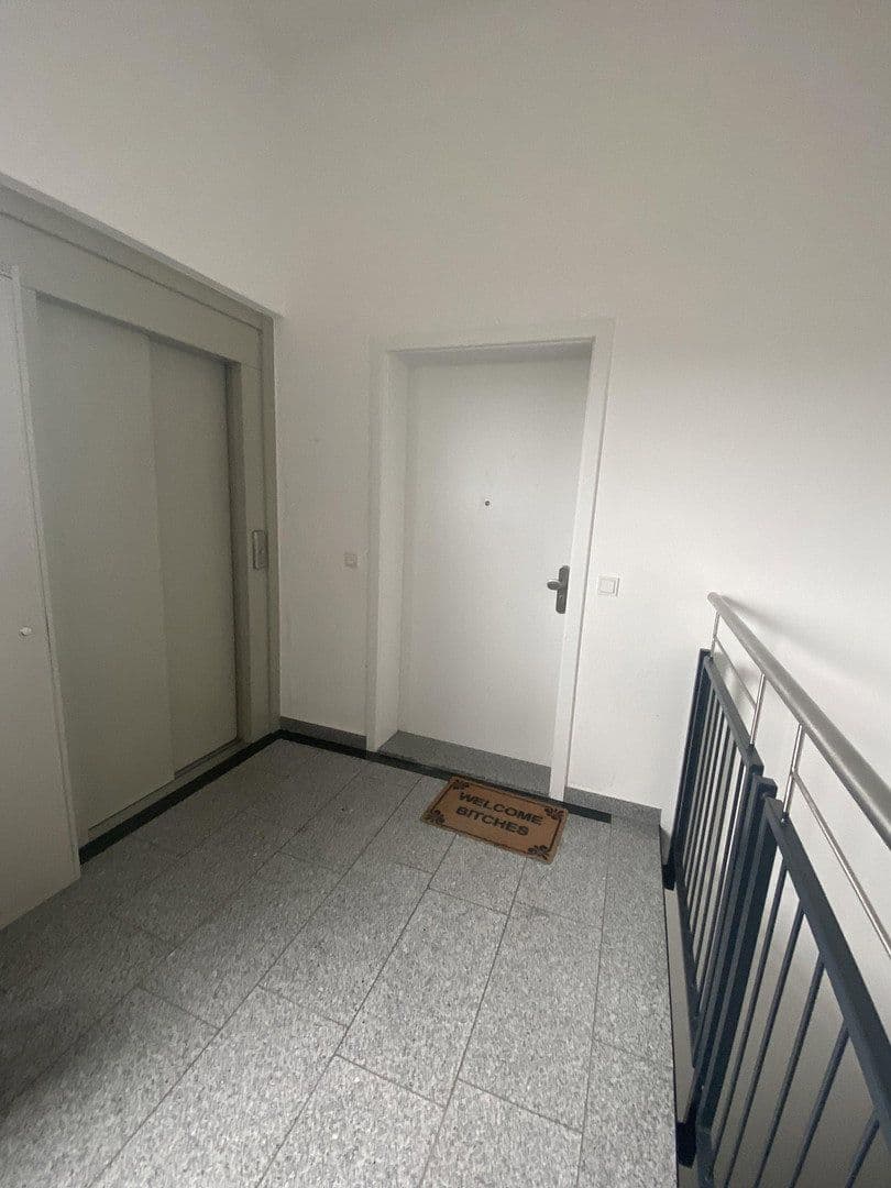 Prenájom bytu 3-izbový 93 m², Renettenstr. 2, Frankfurt, Hesensko Prenájom bytu 3-izbový 93 m², Renettenstr. 2, Frankfurt, Hesensko