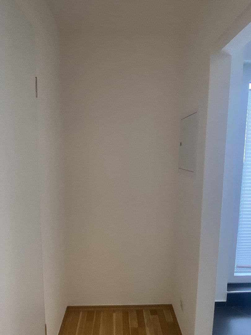 Prenájom bytu 3-izbový 93 m², Renettenstr. 2, Frankfurt, Hesensko Prenájom bytu 3-izbový 93 m², Renettenstr. 2, Frankfurt, Hesensko