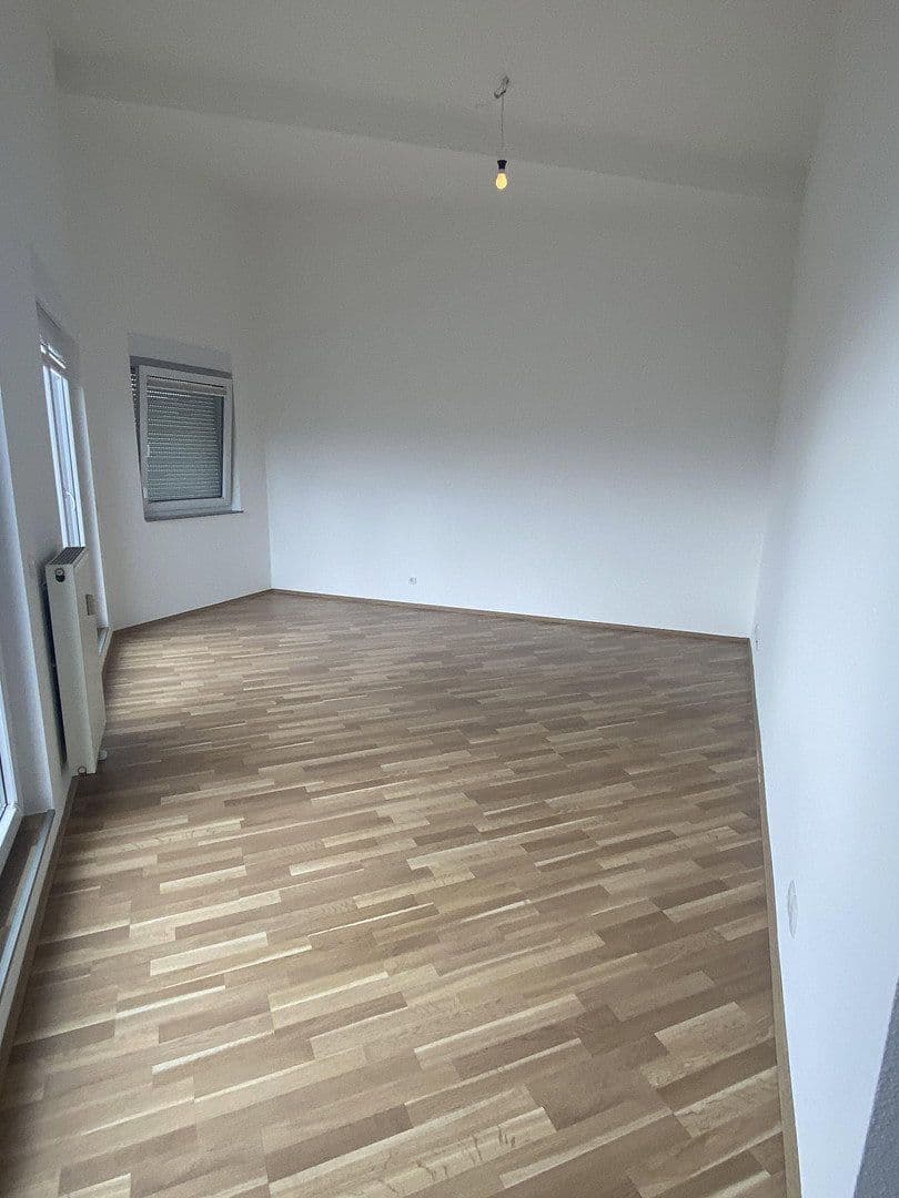 Prenájom bytu 3-izbový 93 m², Renettenstr. 2, Frankfurt, Hesensko Prenájom bytu 3-izbový 93 m², Renettenstr. 2, Frankfurt, Hesensko