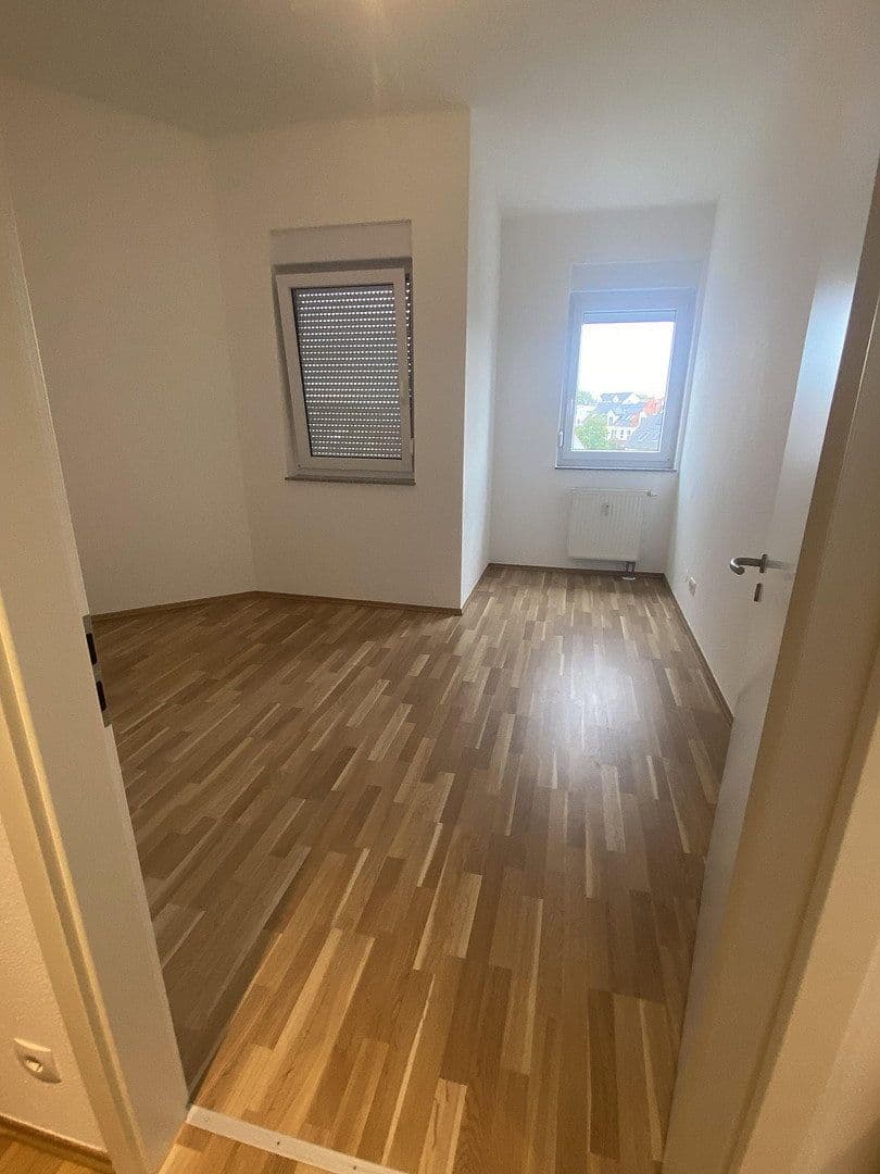 Prenájom bytu 3-izbový 93 m², Renettenstr. 2, Frankfurt, Hesensko Prenájom bytu 3-izbový 93 m², Renettenstr. 2, Frankfurt, Hesensko