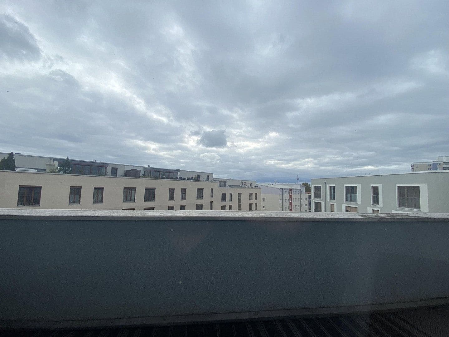 Prenájom bytu 3-izbový 93 m², Renettenstr. 2, Frankfurt, Hesensko Prenájom bytu 3-izbový 93 m², Renettenstr. 2, Frankfurt, Hesensko