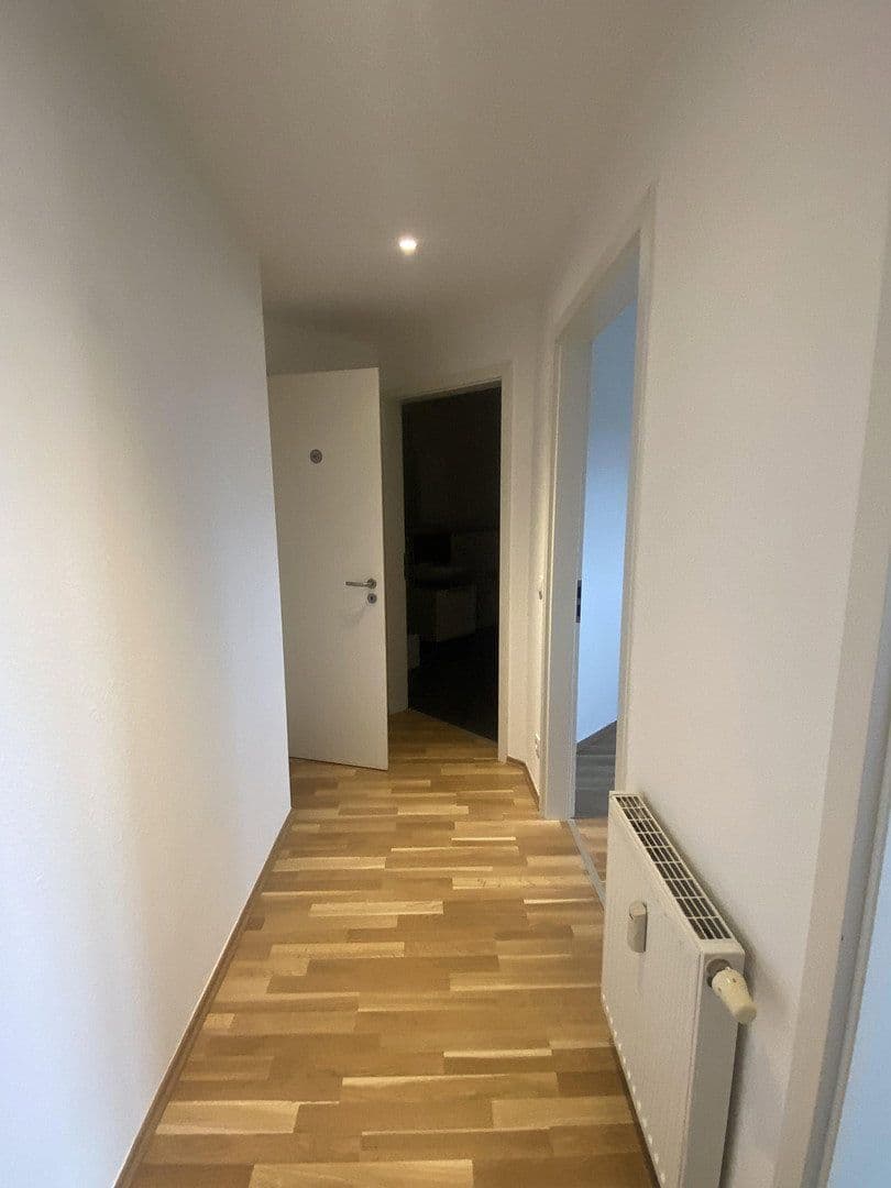 Prenájom bytu 3-izbový 93 m², Renettenstr. 2, Frankfurt, Hesensko Prenájom bytu 3-izbový 93 m², Renettenstr. 2, Frankfurt, Hesensko
