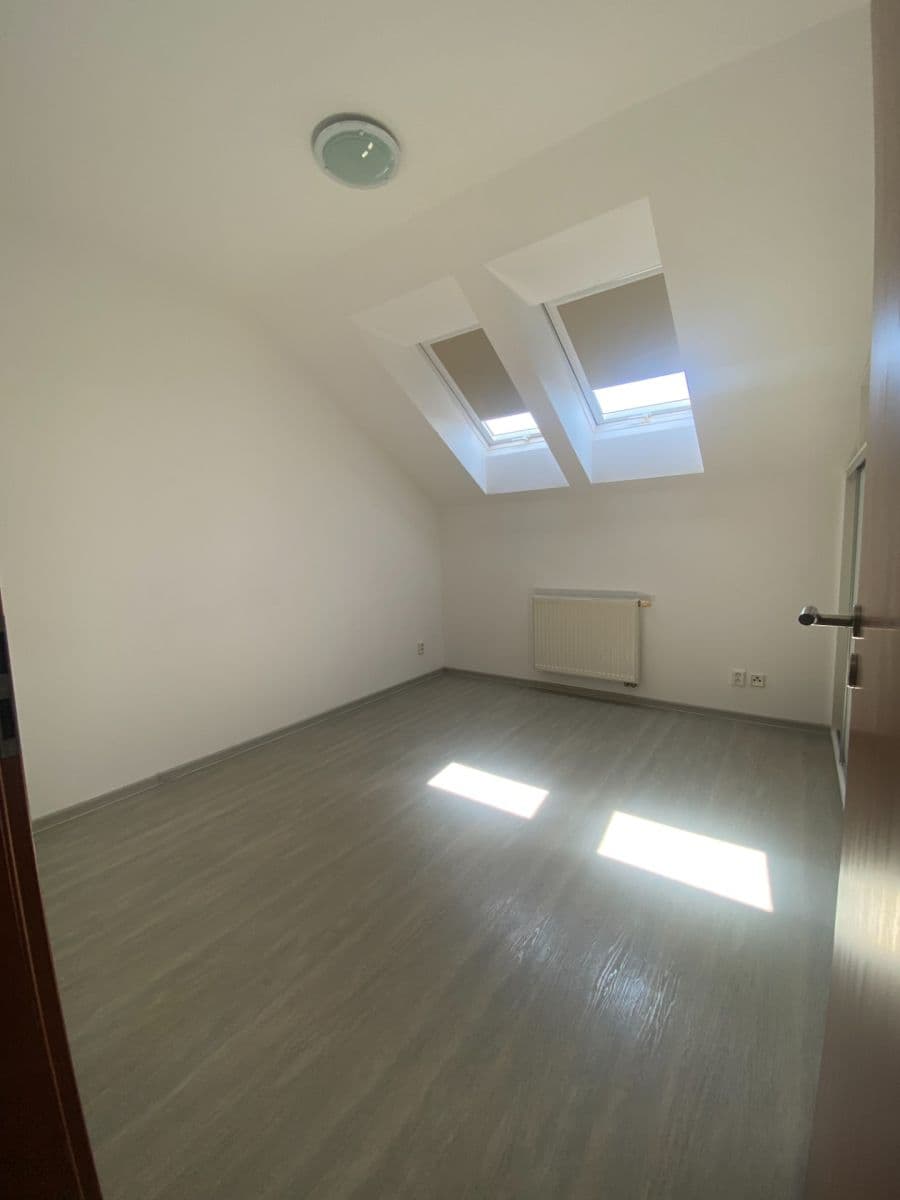 Prenájom bytu 2-izbový 50 m², Nádražní, Zbuzany, Středočeský kraj Prenájom bytu 2-izbový 50 m², Nádražní, Zbuzany, Středočeský kraj
