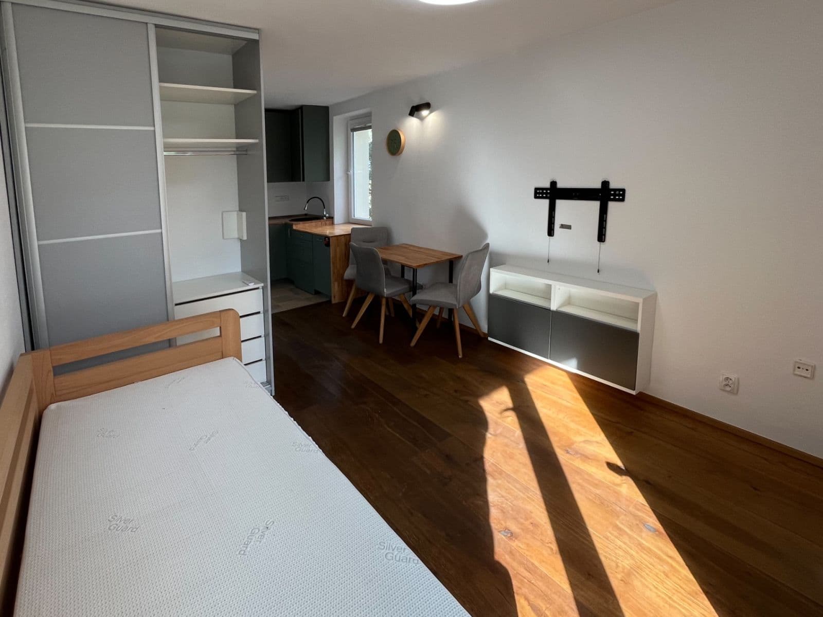 Prenájom bytu 2-izbový 40 m², Štorkánova, Praha, Praha Prenájom bytu 2-izbový 40 m², Štorkánova, Praha, Praha