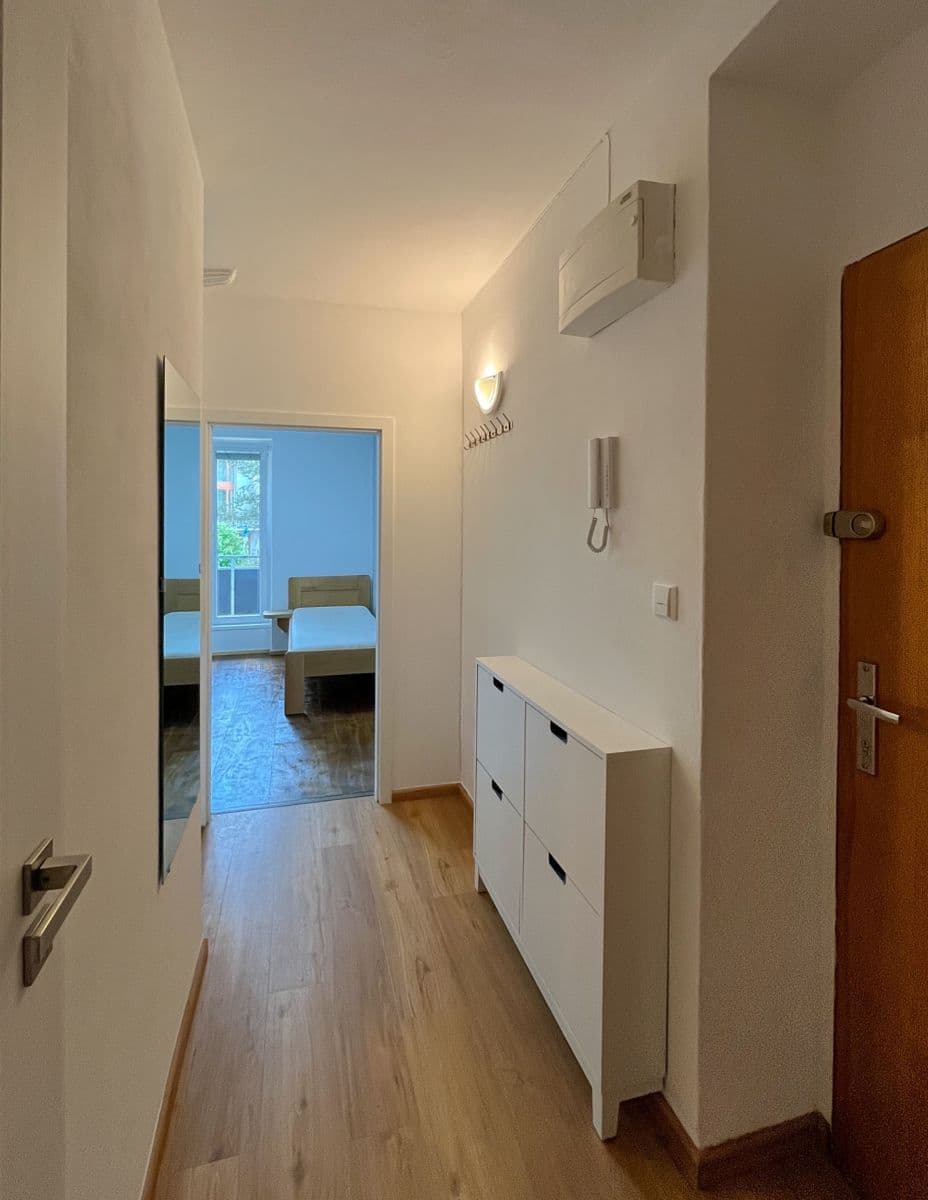 Prenájom bytu 2-izbový 40 m², Štorkánova, Praha, Praha Prenájom bytu 2-izbový 40 m², Štorkánova, Praha, Praha