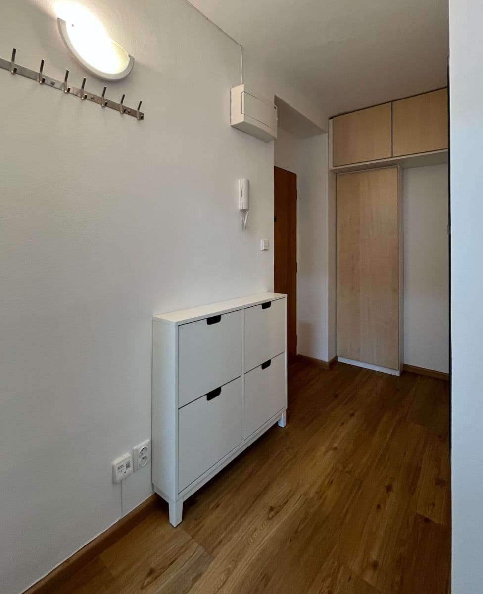 Prenájom bytu 2-izbový 40 m², Štorkánova, Praha, Praha Prenájom bytu 2-izbový 40 m², Štorkánova, Praha, Praha
