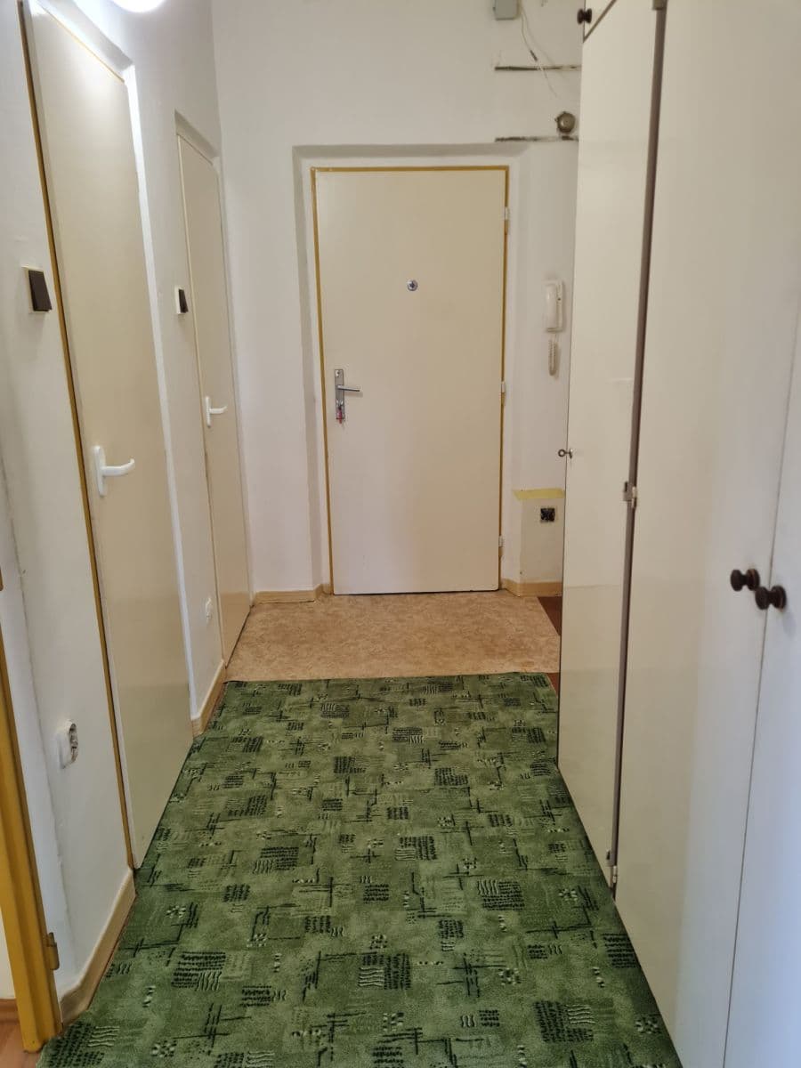 Predaj bytu 3-izbový 60 m², Růžová, Valašské Meziříčí, Zlínský kraj Predaj bytu 3-izbový 60 m², Růžová, Valašské Meziříčí, Zlínský kraj