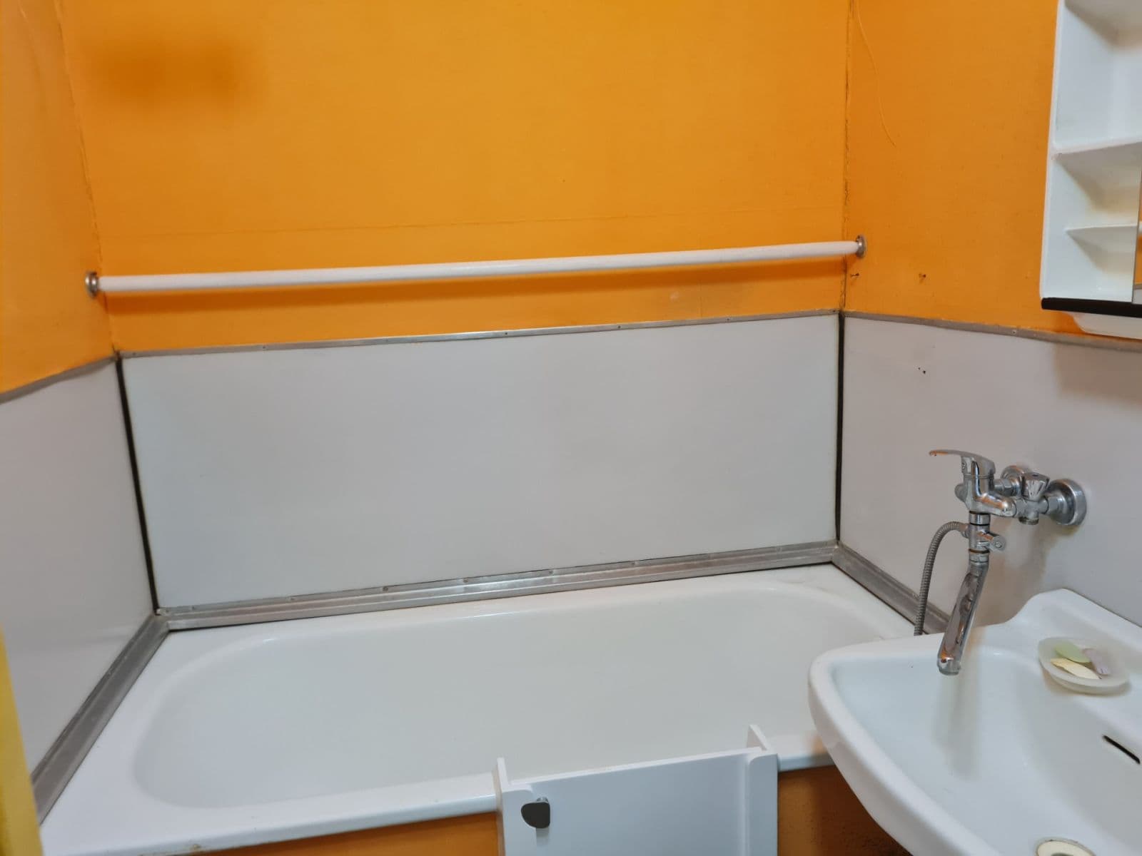 Predaj bytu 3-izbový 60 m², Růžová, Valašské Meziříčí, Zlínský kraj Predaj bytu 3-izbový 60 m², Růžová, Valašské Meziříčí, Zlínský kraj