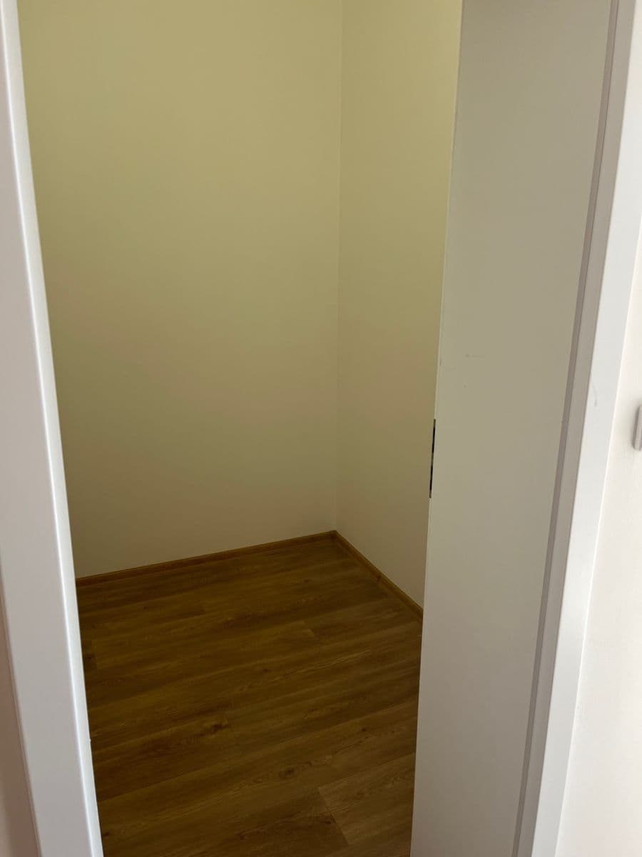 Prenájom bytu 2-izbový 55 m², Podhorská, Jablonec nad Nisou, Liberecký kraj Prenájom bytu 2-izbový 55 m², Podhorská, Jablonec nad Nisou, Liberecký kraj