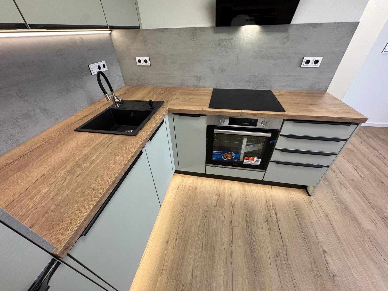 Prenájom bytu 2-izbový 63 m², Americká, Liberec, Liberecký kraj Prenájom bytu 2-izbový 63 m², Americká, Liberec, Liberecký kraj