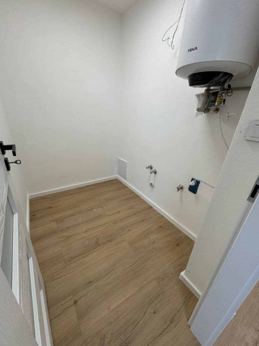 Prenájom bytu 2-izbový 63 m², Americká, Liberec, Liberecký kraj Prenájom bytu 2-izbový 63 m², Americká, Liberec, Liberecký kraj