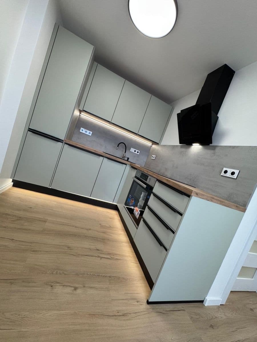 Prenájom bytu 2-izbový 63 m², Americká, Liberec, Liberecký kraj Prenájom bytu 2-izbový 63 m², Americká, Liberec, Liberecký kraj