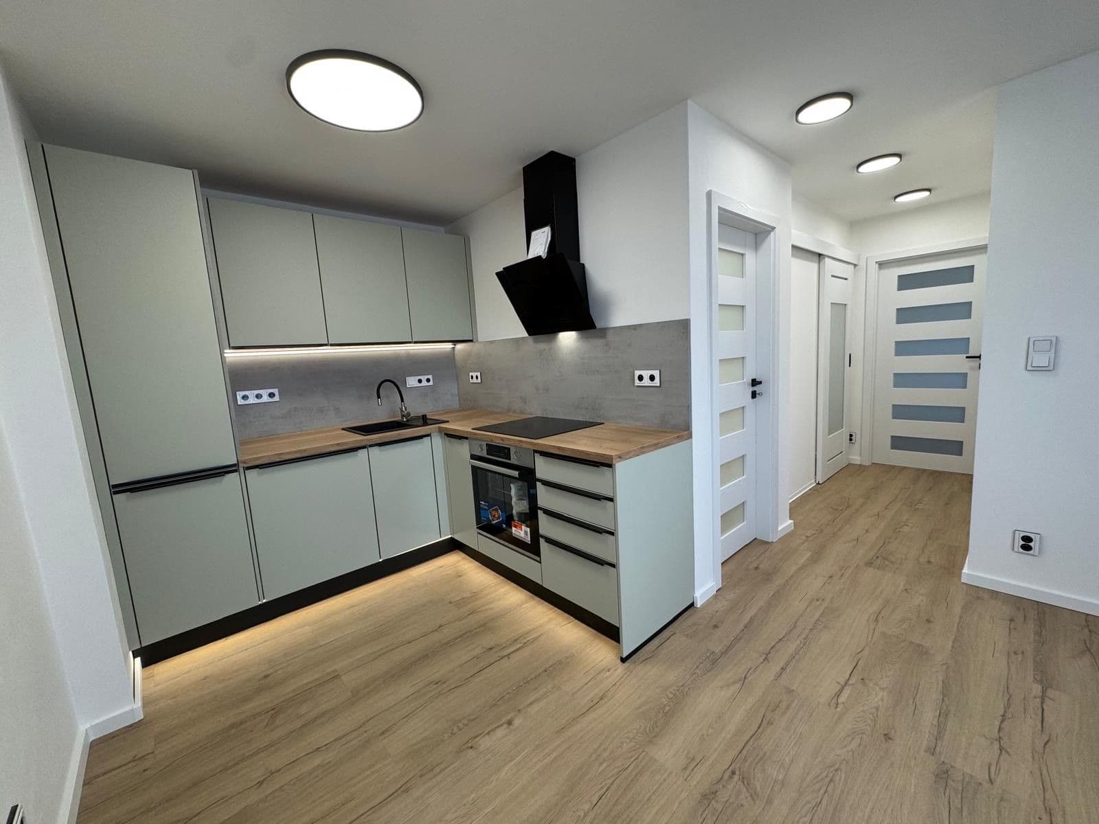 Prenájom bytu 2-izbový 63 m², Americká, Liberec, Liberecký kraj Prenájom bytu 2-izbový 63 m², Americká, Liberec, Liberecký kraj