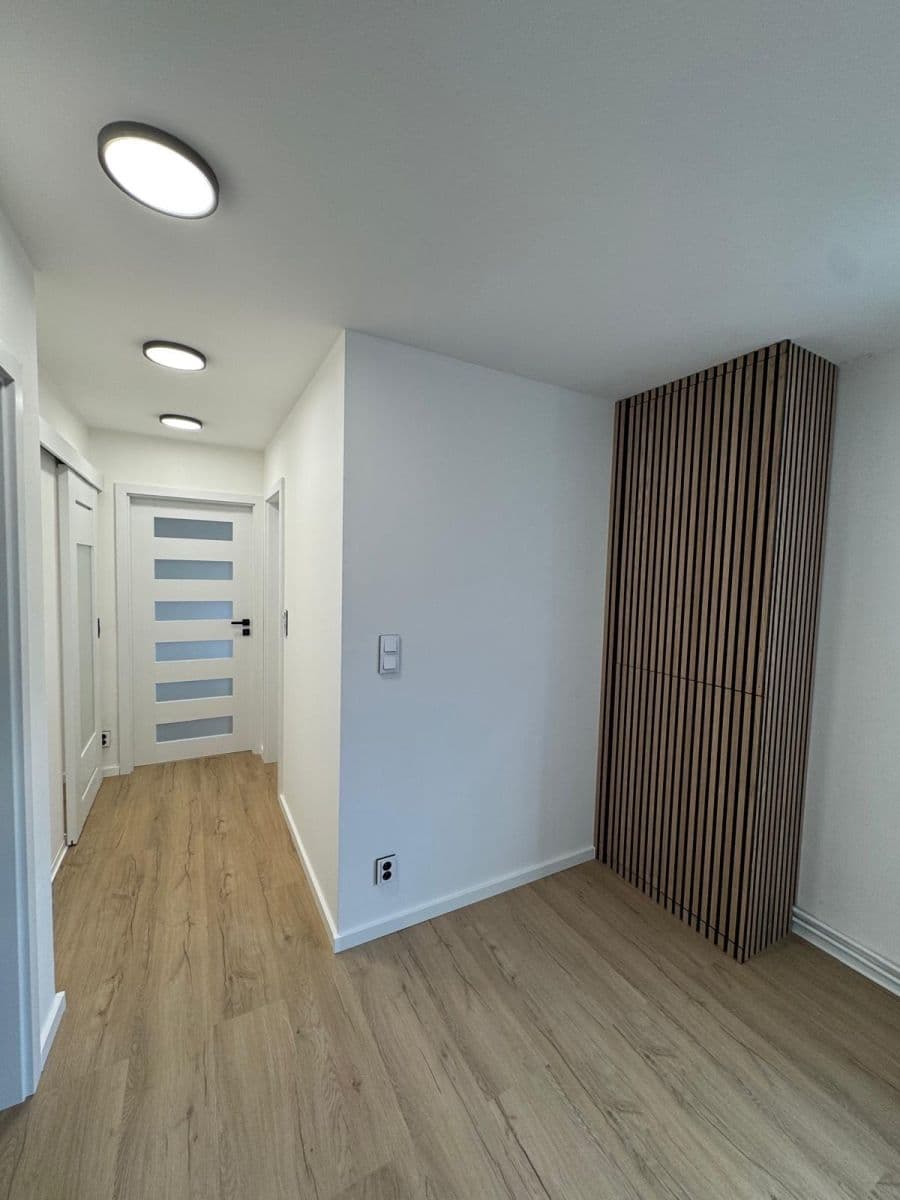 Prenájom bytu 2-izbový 63 m², Americká, Liberec, Liberecký kraj Prenájom bytu 2-izbový 63 m², Americká, Liberec, Liberecký kraj