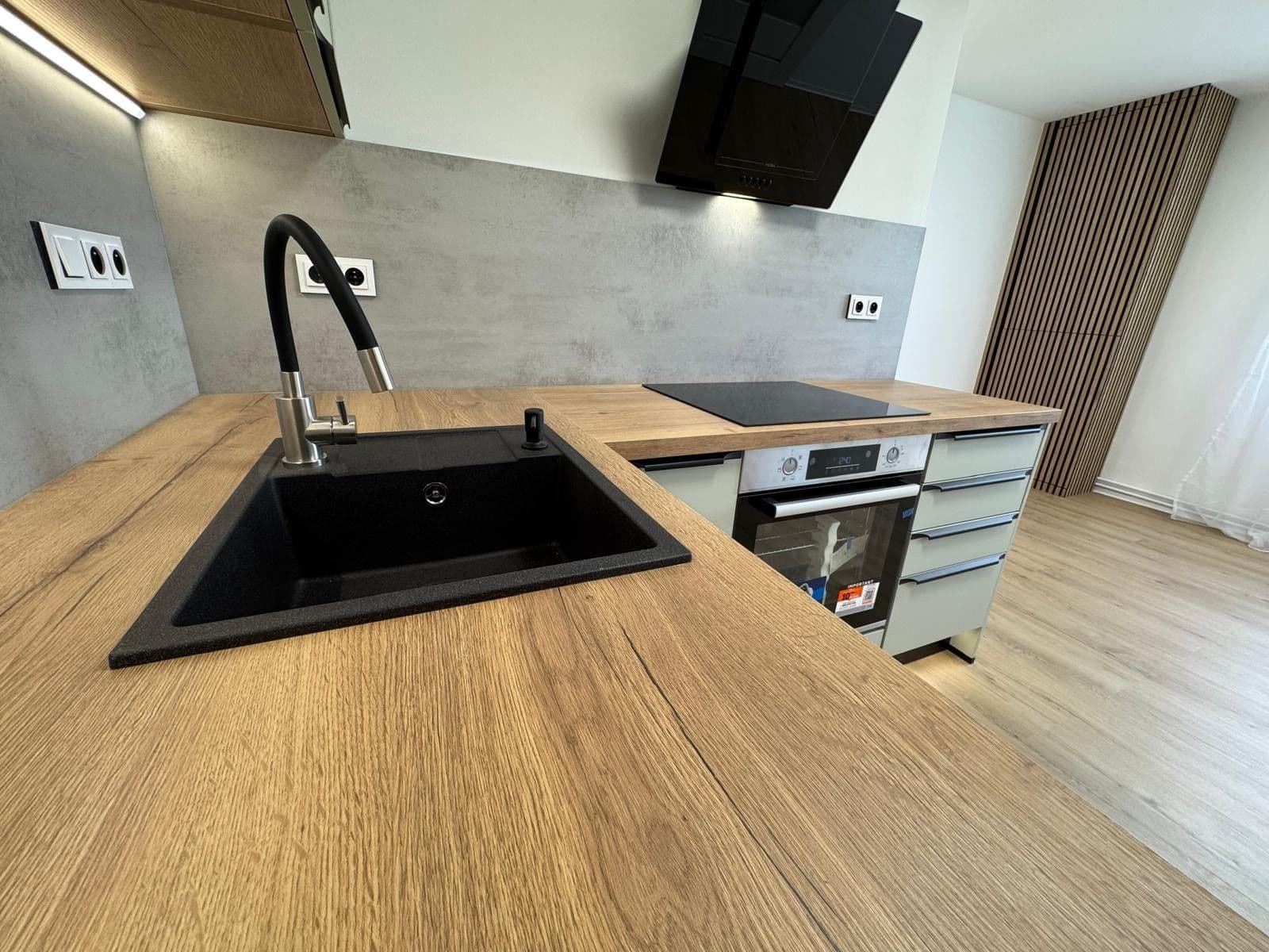 Prenájom bytu 2-izbový 63 m², Americká, Liberec, Liberecký kraj Prenájom bytu 2-izbový 63 m², Americká, Liberec, Liberecký kraj