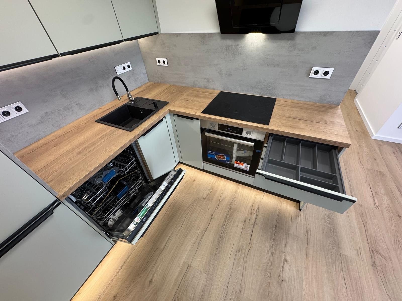 Prenájom bytu 2-izbový 63 m², Americká, Liberec, Liberecký kraj Prenájom bytu 2-izbový 63 m², Americká, Liberec, Liberecký kraj