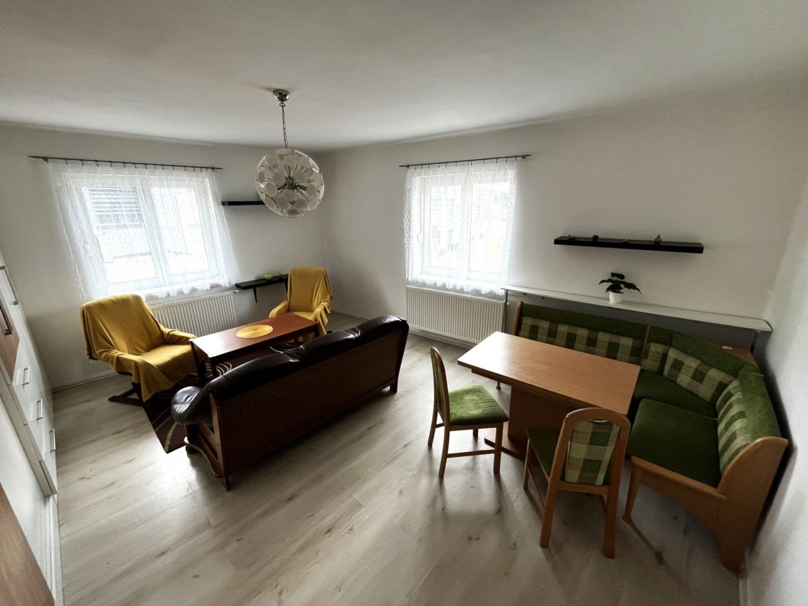 Prenájom bytu 2-izbový 56 m², Dukelských hrdinů, Rakovník, Středočeský kraj Prenájom bytu 2-izbový 56 m², Dukelských hrdinů, Rakovník, Středočeský kraj