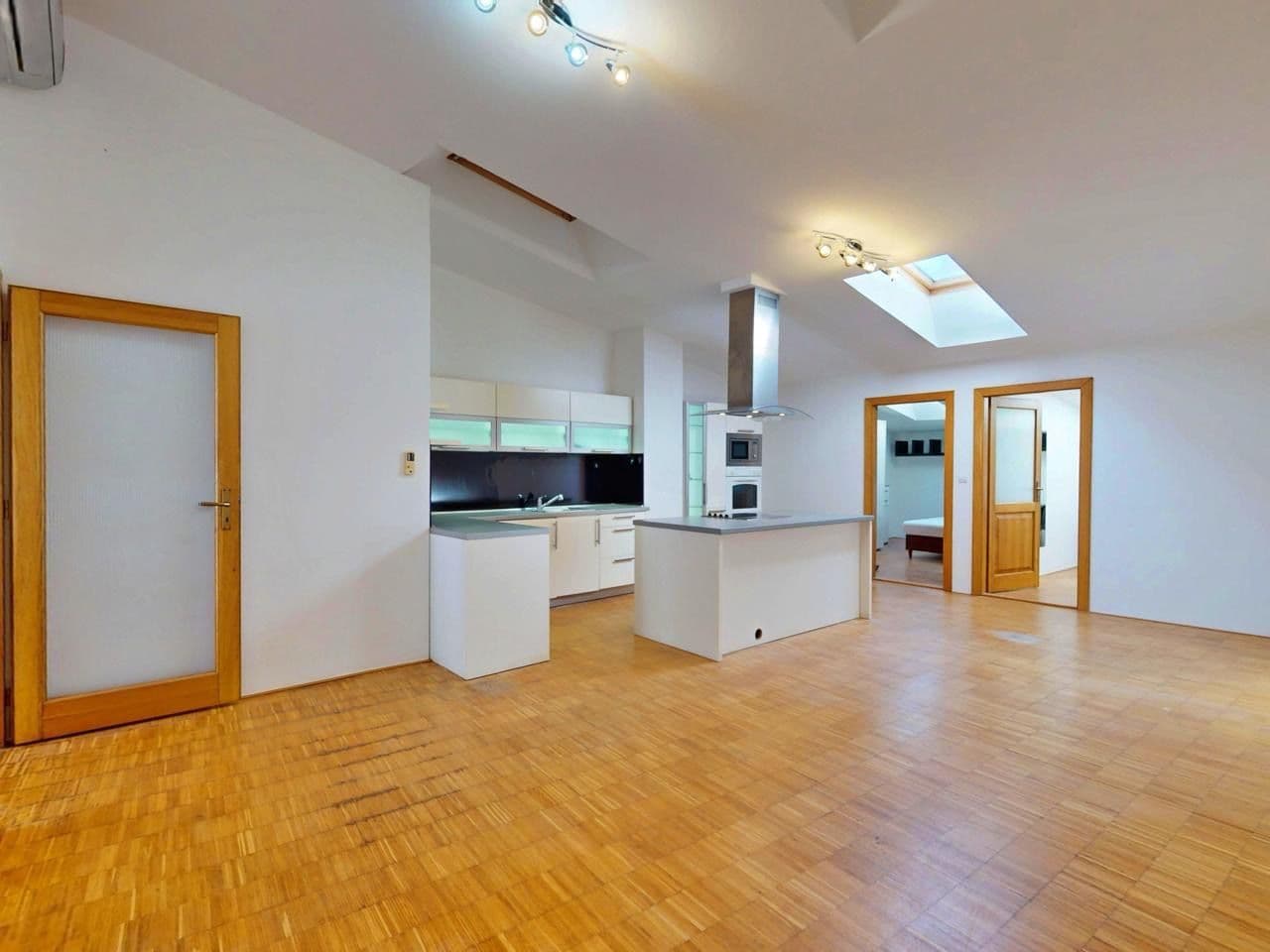 Prenájom bytu 3-izbový 75 m², Ztracená, Olomouc, Olomoucký kraj Prenájom bytu 3-izbový 75 m², Ztracená, Olomouc, Olomoucký kraj