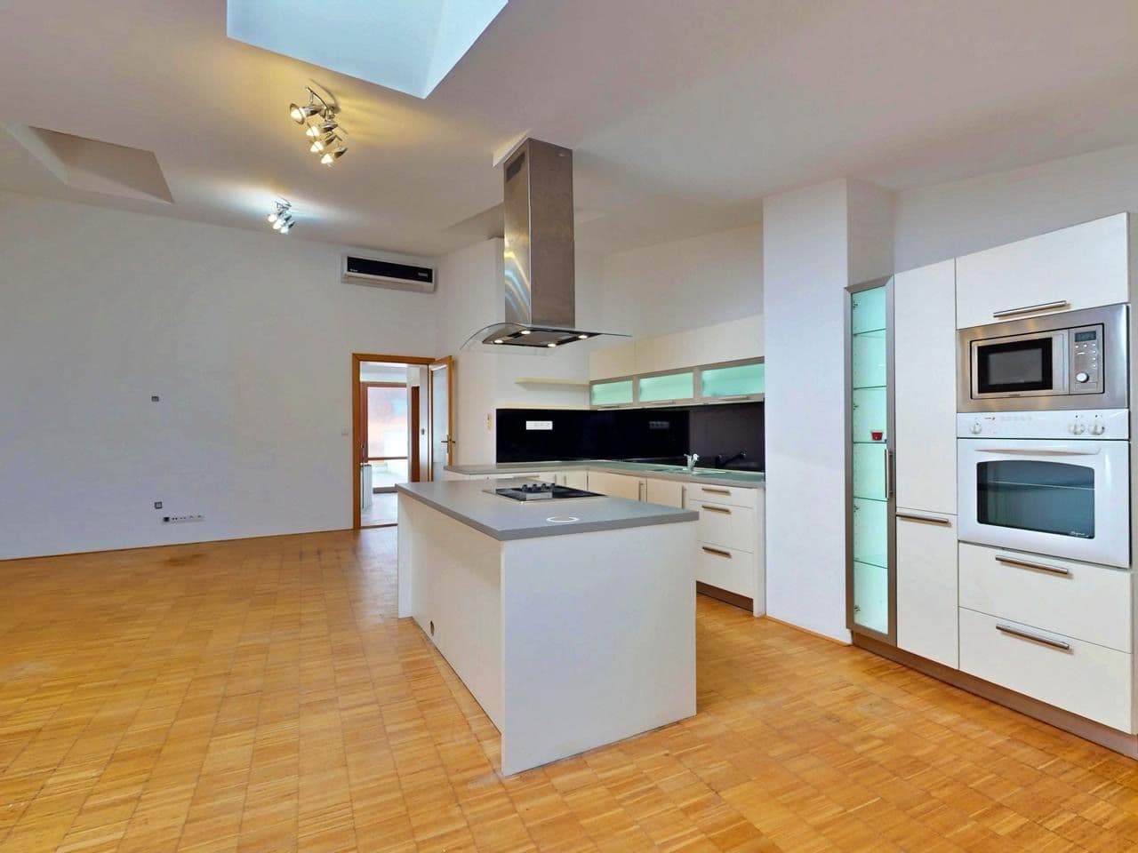 Prenájom bytu 3-izbový 75 m², Ztracená, Olomouc, Olomoucký kraj Prenájom bytu 3-izbový 75 m², Ztracená, Olomouc, Olomoucký kraj