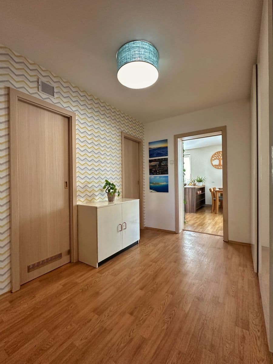 Prenájom bytu 3-izbový 71 m², Železničářů, Kladno, Středočeský kraj Prenájom bytu 3-izbový 71 m², Železničářů, Kladno, Středočeský kraj