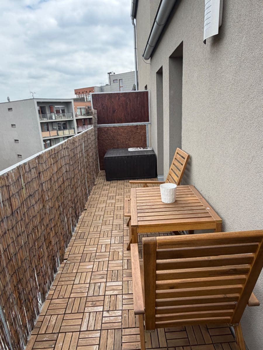 Prenájom bytu 2-izbový 50 m², Jankovcova, Praha, Praha Prenájom bytu 2-izbový 50 m², Jankovcova, Praha, Praha