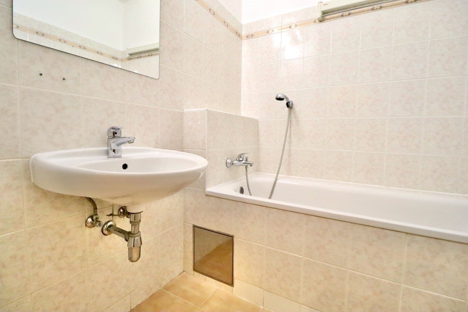 Prenájom bytu 2-izbový 43 m², Nad studánkou, Praha, Praha Prenájom bytu 2-izbový 43 m², Nad studánkou, Praha, Praha