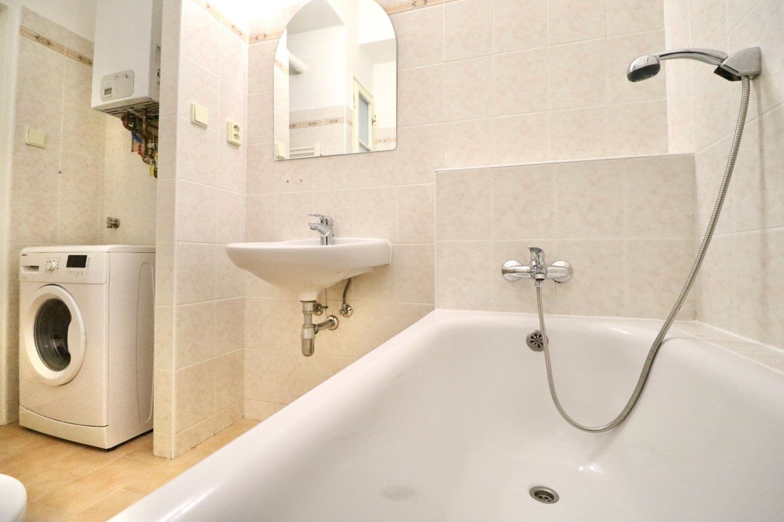 Prenájom bytu 2-izbový 43 m², Nad studánkou, Praha, Praha Prenájom bytu 2-izbový 43 m², Nad studánkou, Praha, Praha