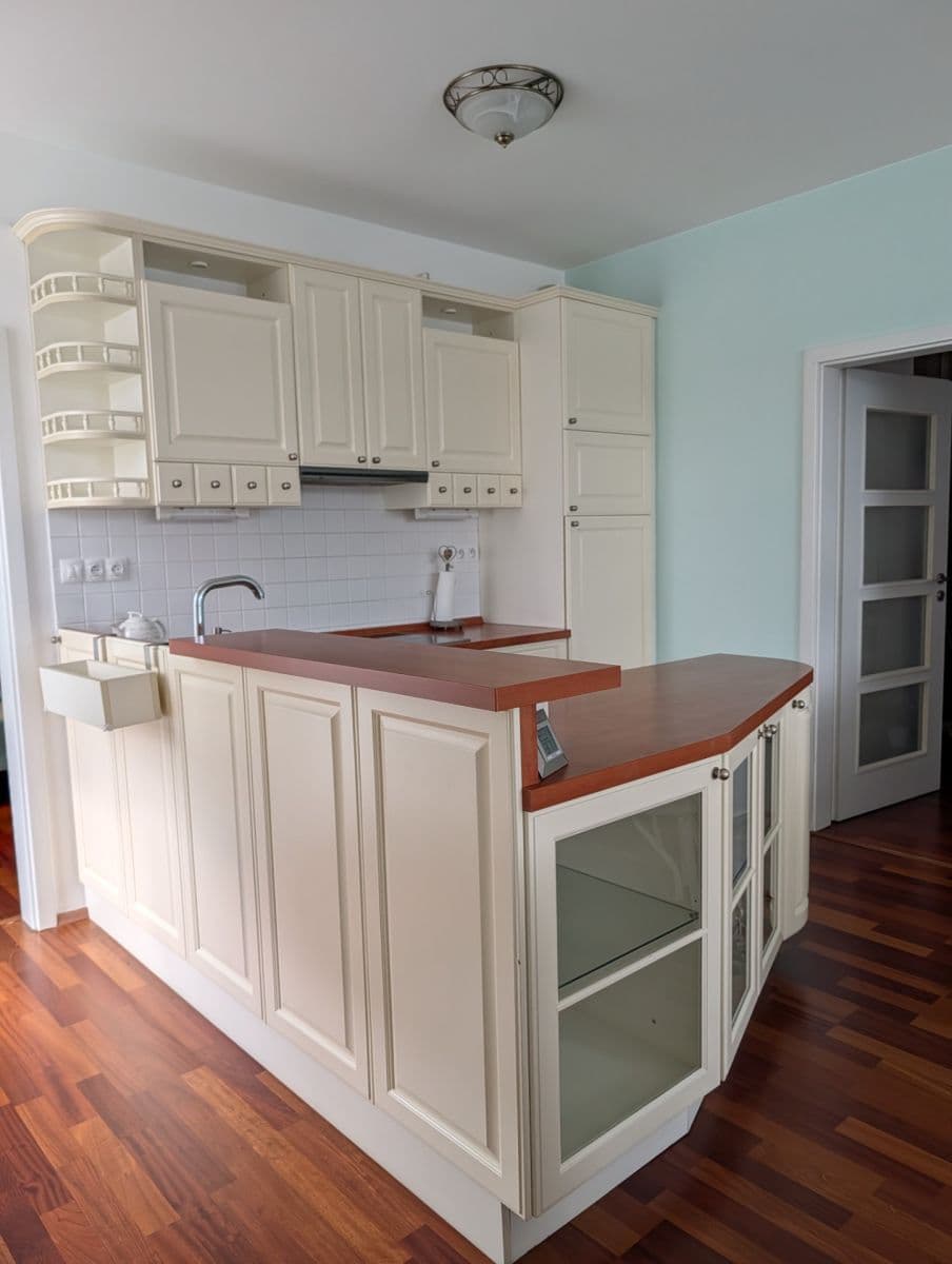 Prenájom bytu 3-izbový 63 m², Pod Harfou, Praha, Praha Prenájom bytu 3-izbový 63 m², Pod Harfou, Praha, Praha