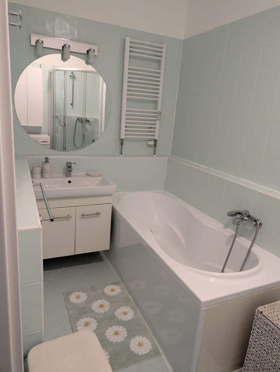 Prenájom bytu 3-izbový 63 m², Pod Harfou, Praha, Praha Prenájom bytu 3-izbový 63 m², Pod Harfou, Praha, Praha
