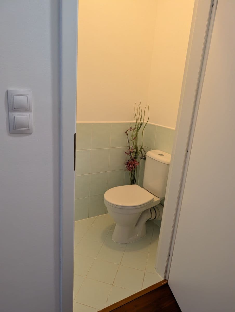 Prenájom bytu 3-izbový 63 m², Pod Harfou, Praha, Praha Prenájom bytu 3-izbový 63 m², Pod Harfou, Praha, Praha