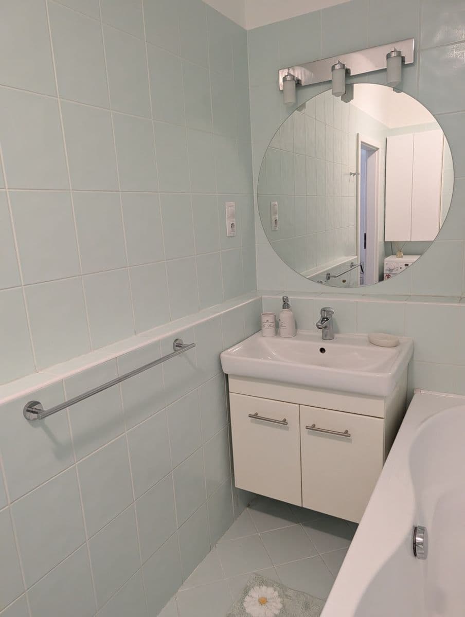 Prenájom bytu 3-izbový 63 m², Pod Harfou, Praha, Praha Prenájom bytu 3-izbový 63 m², Pod Harfou, Praha, Praha