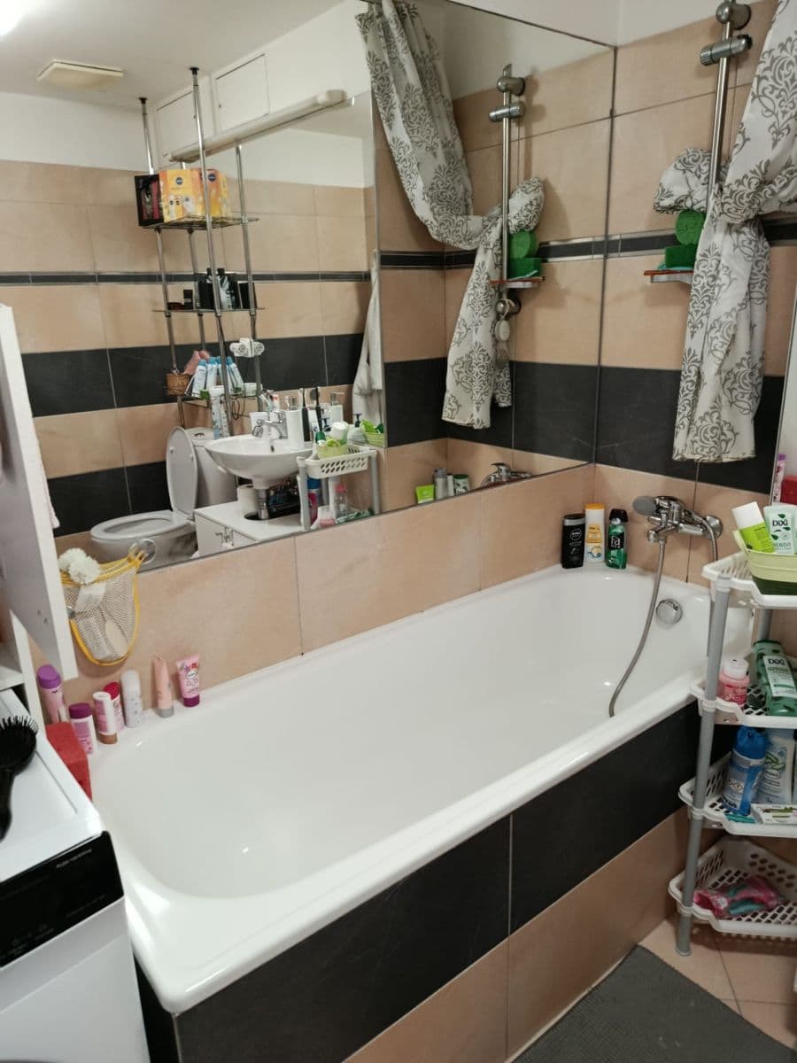 Prenájom bytu 2-izbový 63 m², Skloněná, Praha, Praha Prenájom bytu 2-izbový 63 m², Skloněná, Praha, Praha