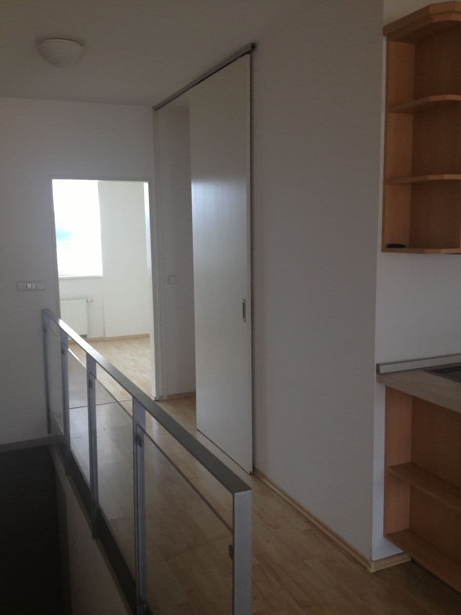 Prenájom bytu 2-izbový 63 m², Skloněná, Praha, Praha Prenájom bytu 2-izbový 63 m², Skloněná, Praha, Praha