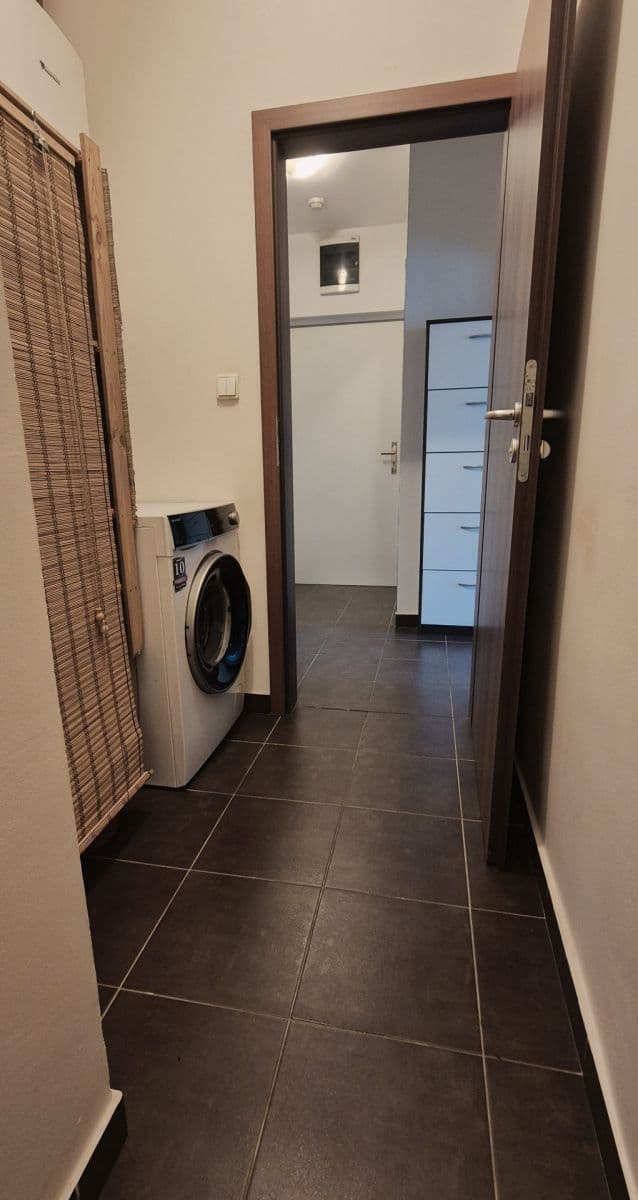 Predaj bytu 1-izbový 38 m², Vosmíkových, Praha, Praha Predaj bytu 1-izbový 38 m², Vosmíkových, Praha, Praha