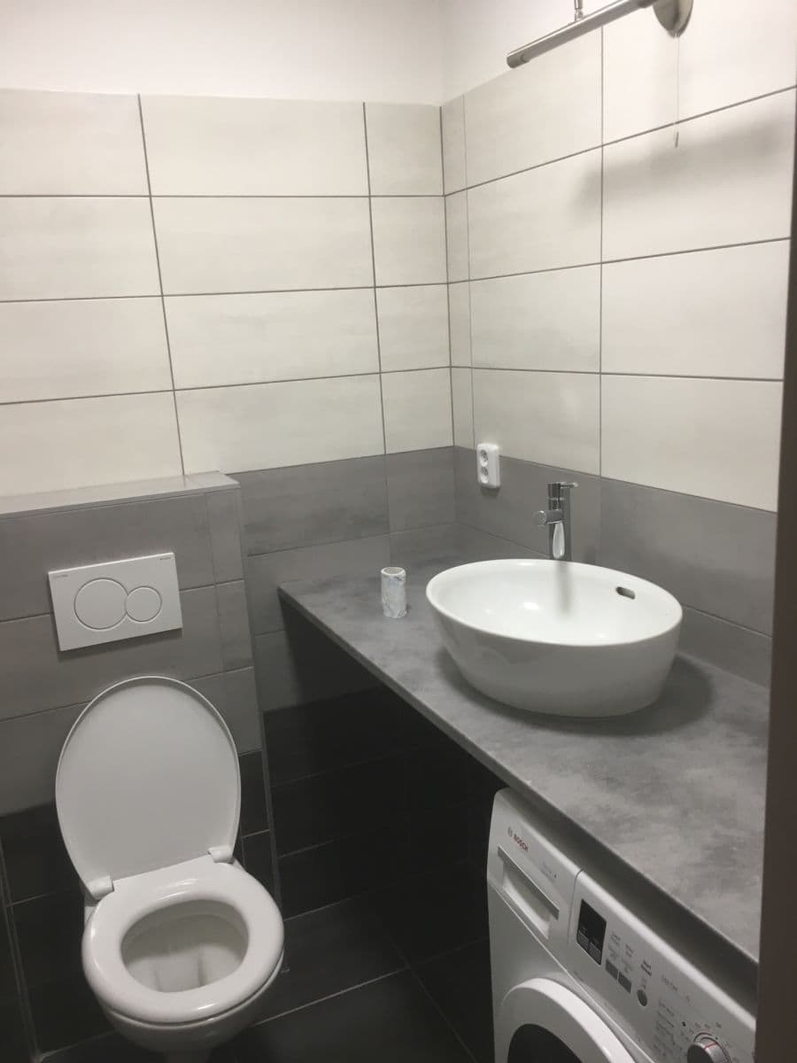 Prenájom bytu 2-izbový 42 m², Jablonecká, Praha, Praha Prenájom bytu 2-izbový 42 m², Jablonecká, Praha, Praha