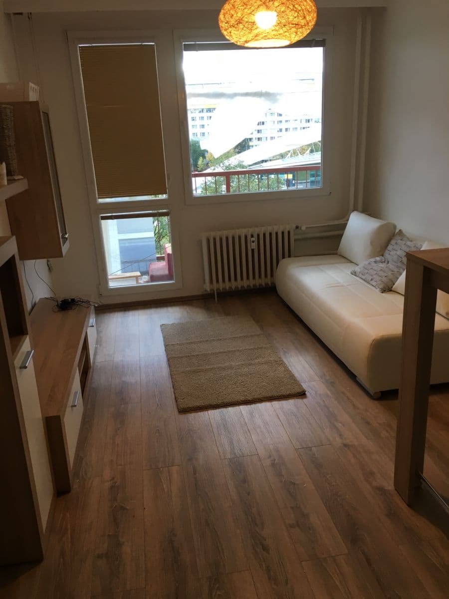 Prenájom bytu 2-izbový 42 m², Jablonecká, Praha, Praha Prenájom bytu 2-izbový 42 m², Jablonecká, Praha, Praha