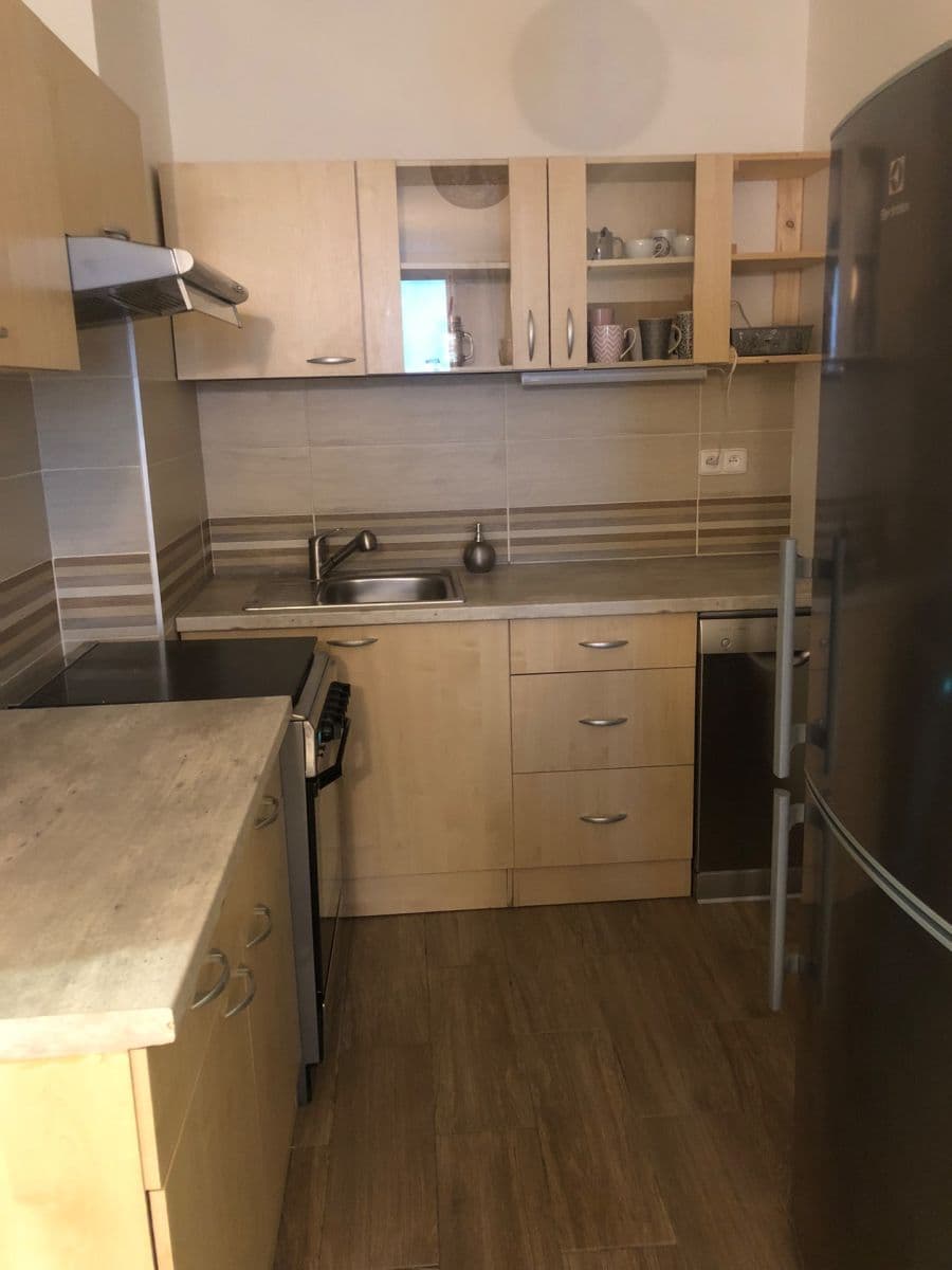 Prenájom bytu 2-izbový 42 m², Jablonecká, Praha, Praha Prenájom bytu 2-izbový 42 m², Jablonecká, Praha, Praha