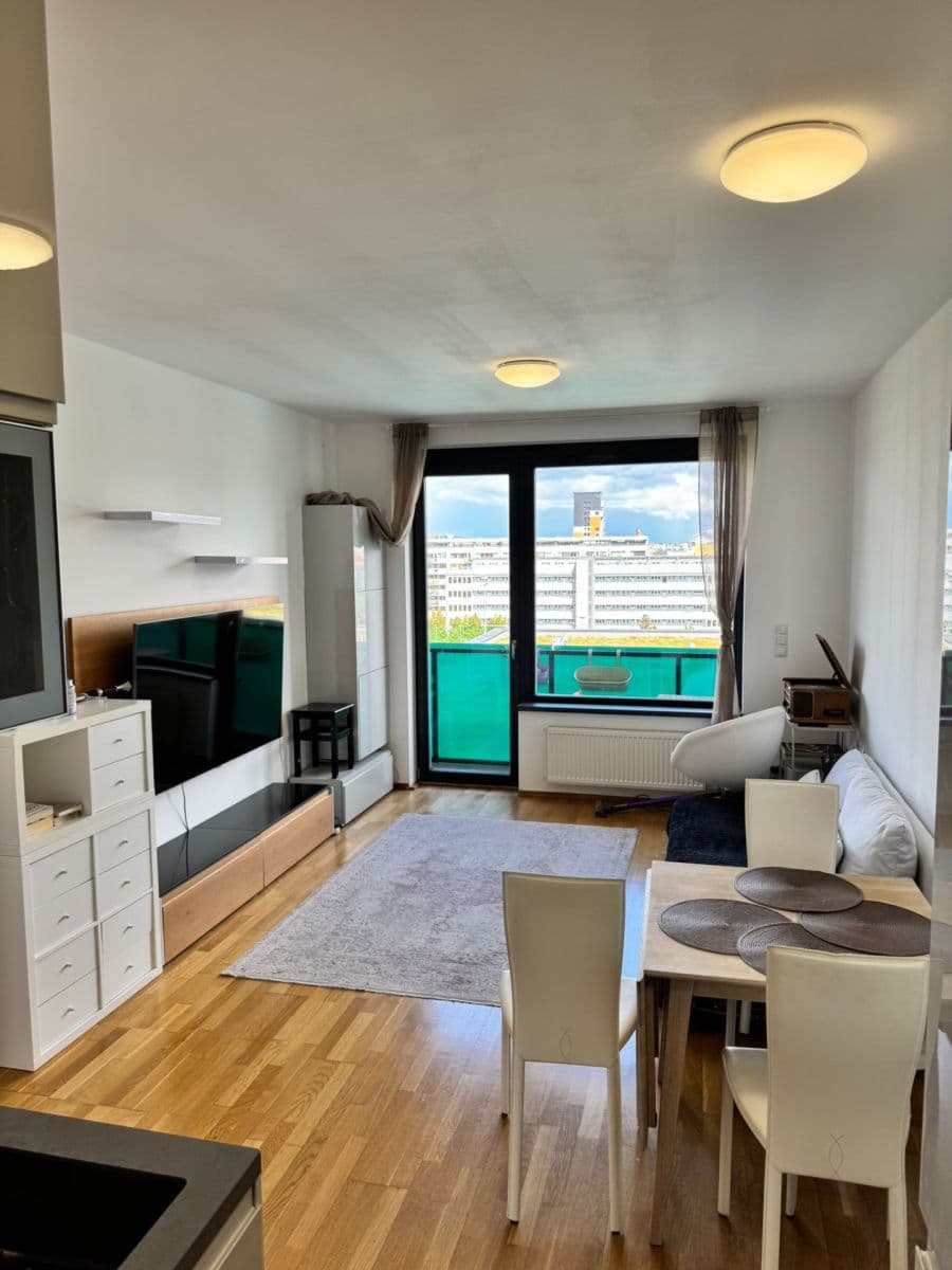 Prenájom bytu 3-izbový 85 m², Argentinská, Praha, Praha Prenájom bytu 3-izbový 85 m², Argentinská, Praha, Praha