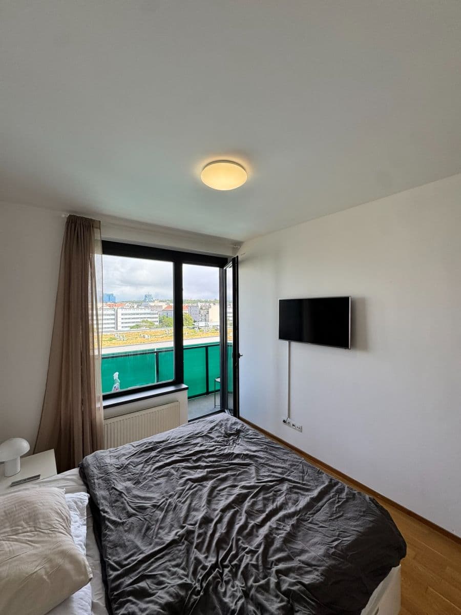 Prenájom bytu 3-izbový 85 m², Argentinská, Praha, Praha Prenájom bytu 3-izbový 85 m², Argentinská, Praha, Praha