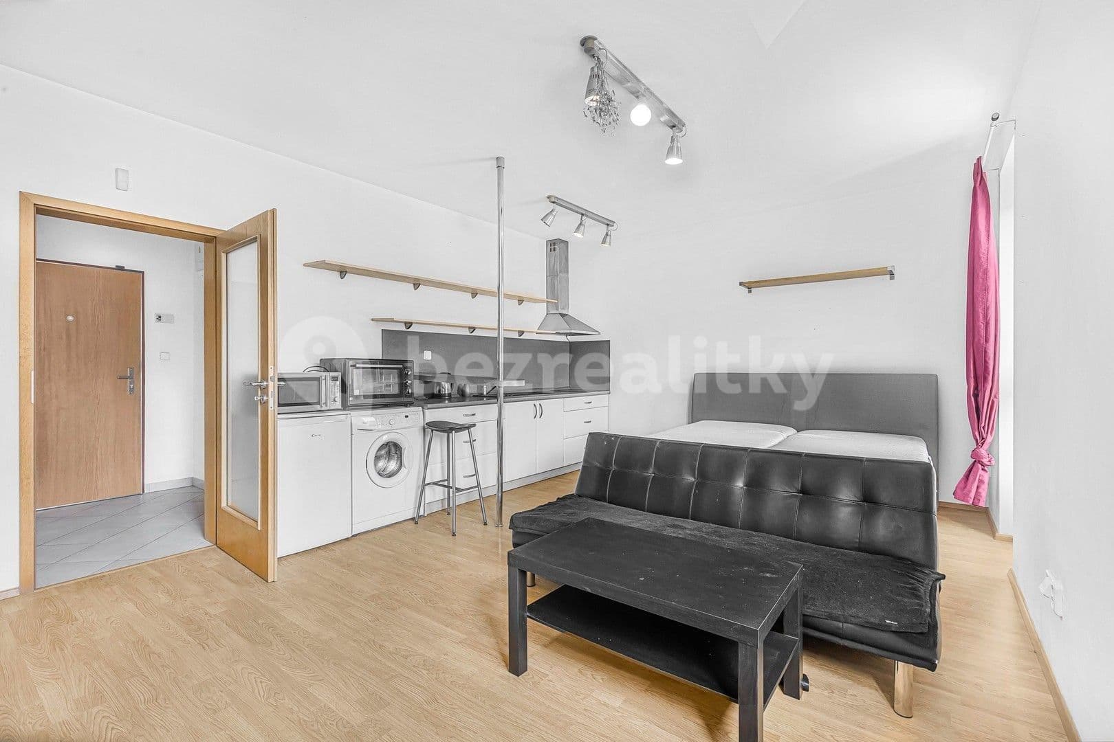 Prenájom bytu 1-izbový 34 m², Plzeňská, Praha, Praha Prenájom bytu 1-izbový 34 m², Plzeňská, Praha, Praha