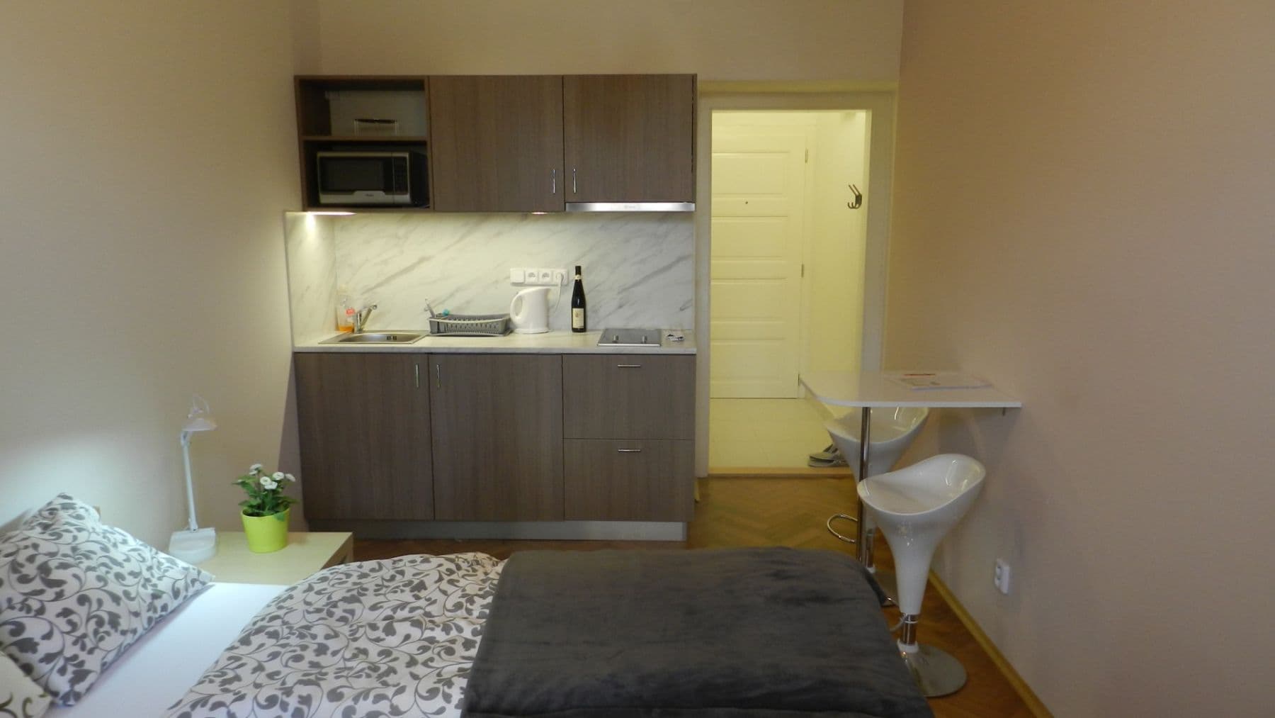 Prenájom bytu Garsoniéra 25 m², Fibichova, Praha, Praha Prenájom bytu Garsoniéra 25 m², Fibichova, Praha, Praha