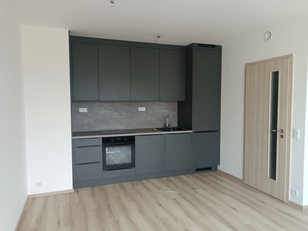 Prenájom bytu 2-izbový 45 m², Hodkovická, Praha, Praha Prenájom bytu 2-izbový 45 m², Hodkovická, Praha, Praha