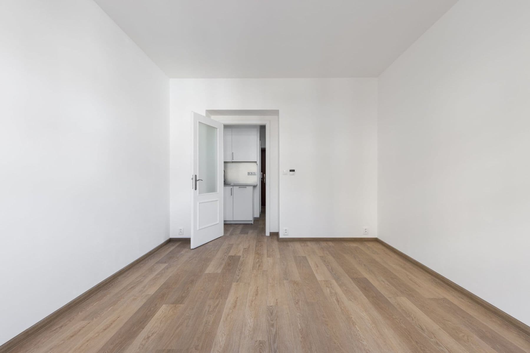 Prenájom bytu 1-izbový 28 m², Milíčova, Praha, Praha Prenájom bytu 1-izbový 28 m², Milíčova, Praha, Praha