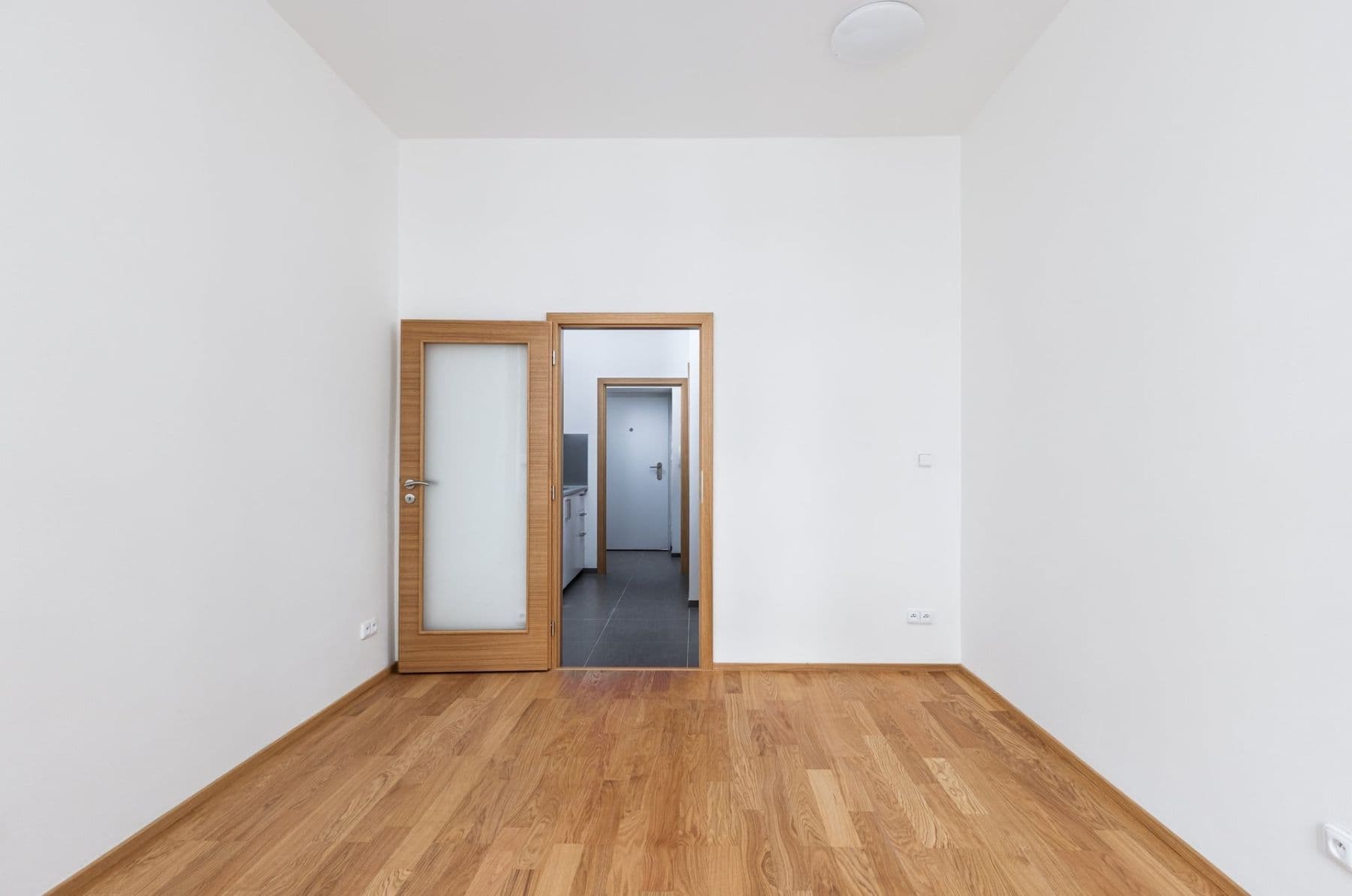 Prenájom bytu 1-izbový 29 m², Seifertova, Praha, Praha Prenájom bytu 1-izbový 29 m², Seifertova, Praha, Praha