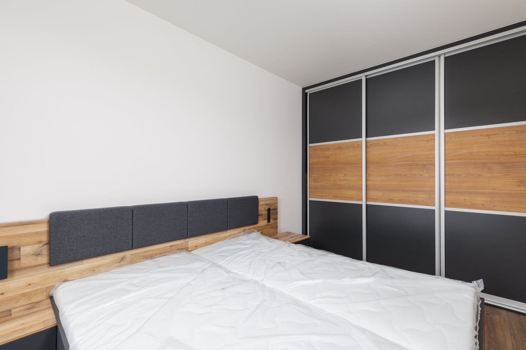 Prenájom bytu 2-izbový 48 m², V domově, Praha, Praha Prenájom bytu 2-izbový 48 m², V domově, Praha, Praha
